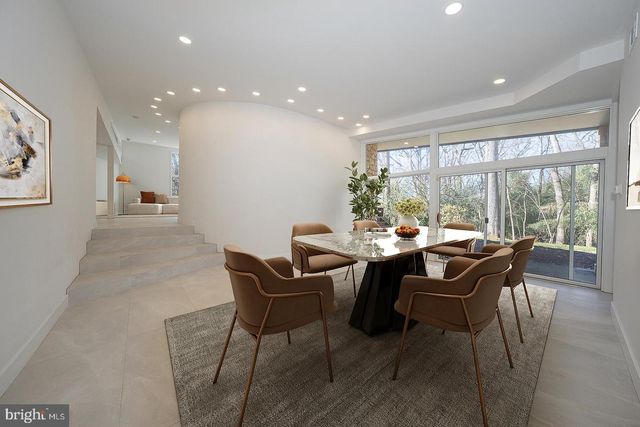 39 FAIRVIEW RD, Penn Valley, PA 19072