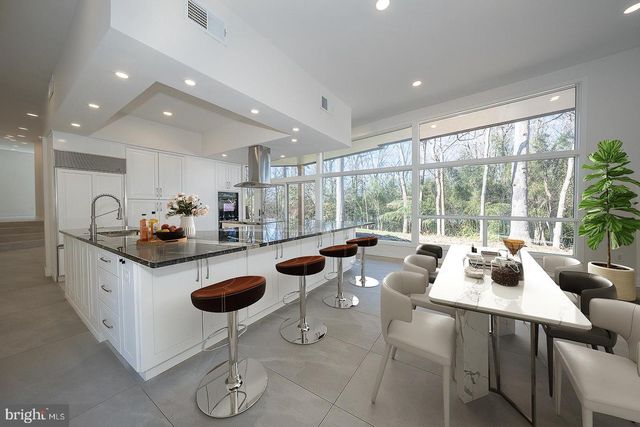 39 FAIRVIEW RD, Penn Valley, PA 19072