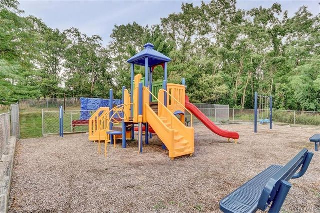 2 Goldsmith Court, Washingtonville, NY 10992