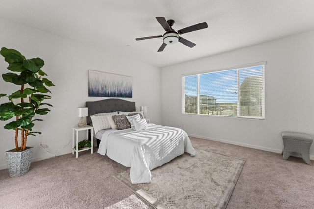 6001 Firelight Dr, Roseville, CA 95747