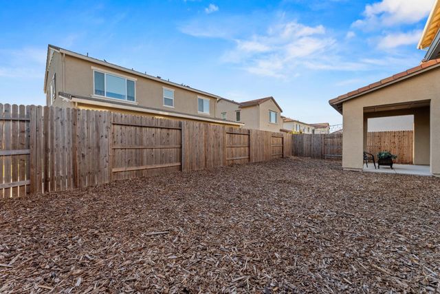 6001 Firelight Dr, Roseville, CA 95747