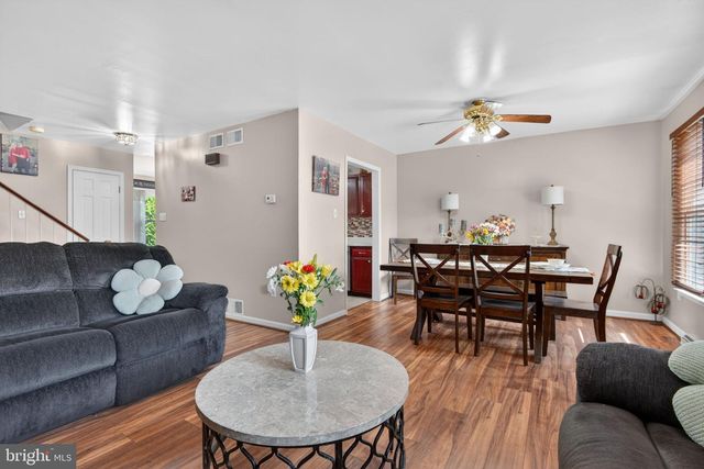 824 WOODLAWN DRIVE, Chambersburg, PA 17201