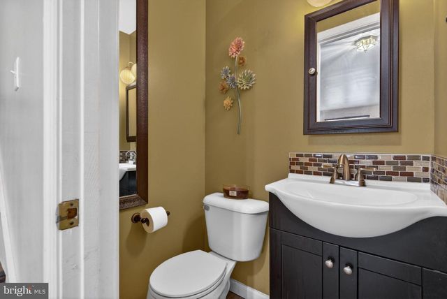824 WOODLAWN DRIVE, Chambersburg, PA 17201