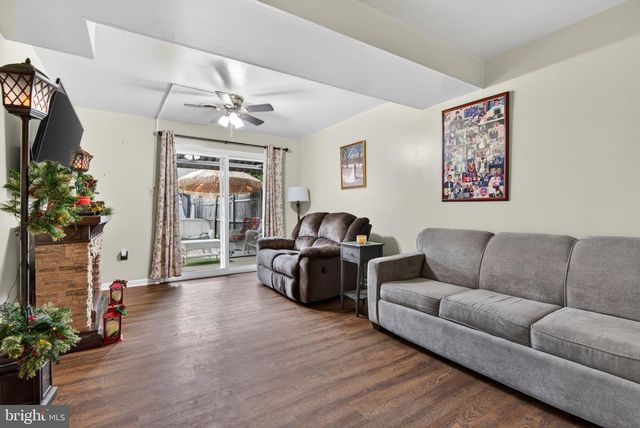 824 WOODLAWN DRIVE, Chambersburg, PA 17201