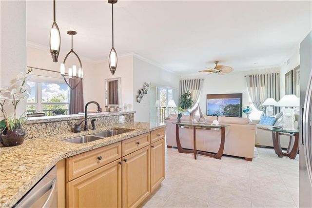 10090 Lake Cove DR # 201, Fort Myers, FL 33908