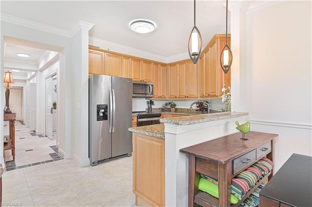 10090 Lake Cove DR # 201, Fort Myers, FL 33908