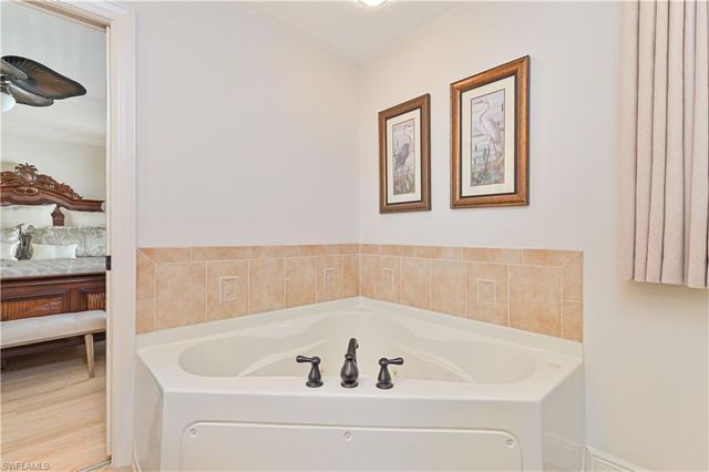 10090 Lake Cove DR # 201, Fort Myers, FL 33908