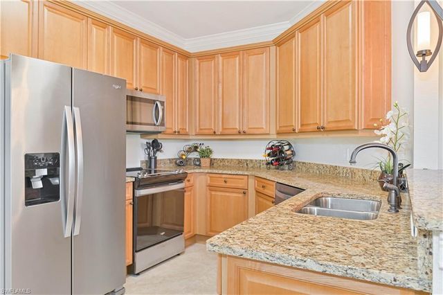 10090 Lake Cove DR # 201, Fort Myers, FL 33908