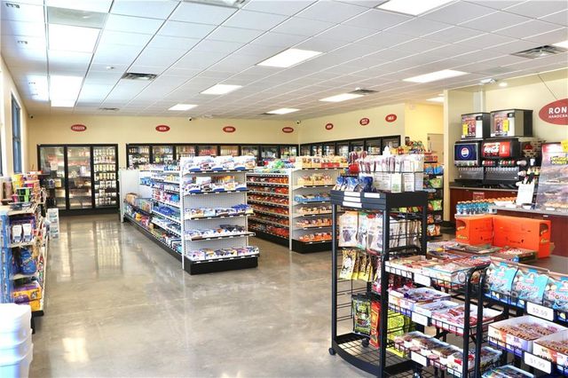 17520 New Trails Pkwy Parkway, Gardner, KS 66030