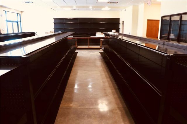 17520 New Trails Pkwy Parkway, Gardner, KS 66030