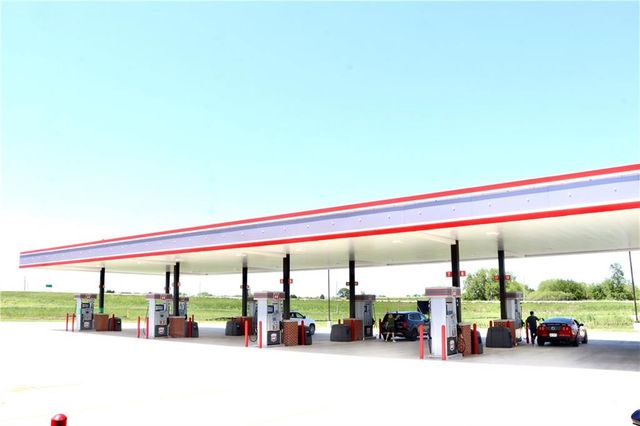 17520 New Trails Pkwy Parkway, Gardner, KS 66030