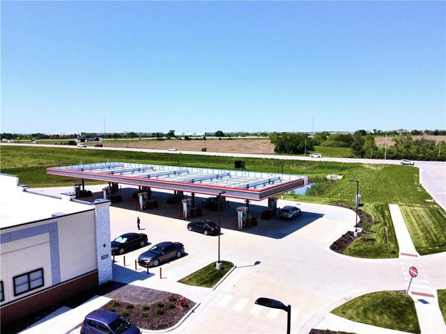 17520 New Trails Pkwy Parkway, Gardner, KS 66030