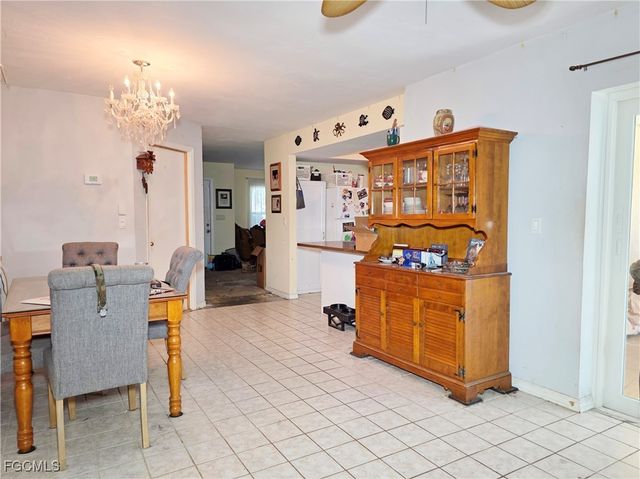 2210 SE 5th TER, Cape Coral, FL 33990