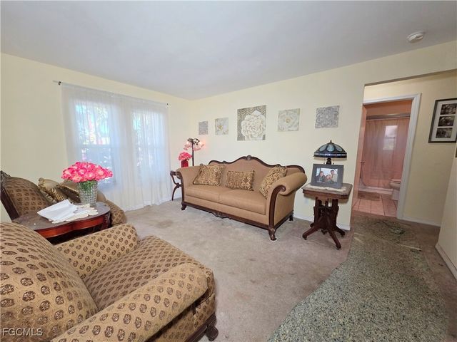 2210 SE 5th TER, Cape Coral, FL 33990