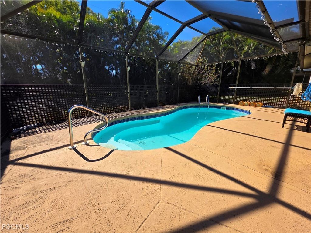 2210 SE 5th TER, Cape Coral, FL 33990