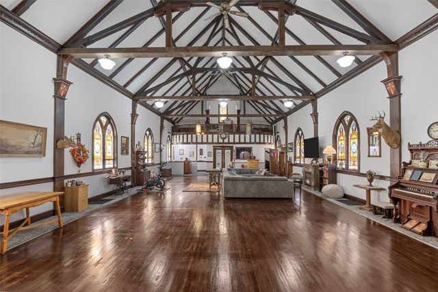 230 E Market Street, Lisbon, IA 52253