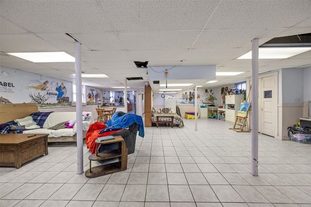 230 E Market Street, Lisbon, IA 52253