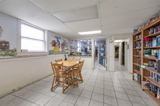 230 E Market Street, Lisbon, IA 52253