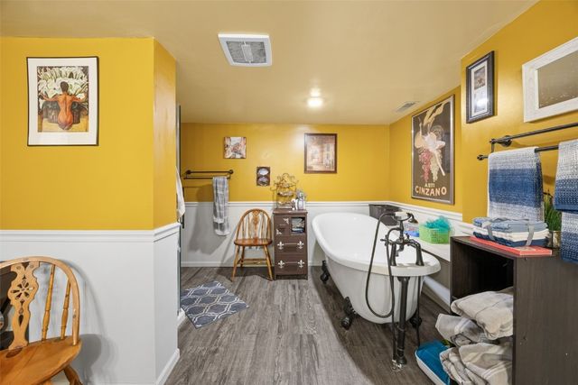 230 E Market Street, Lisbon, IA 52253