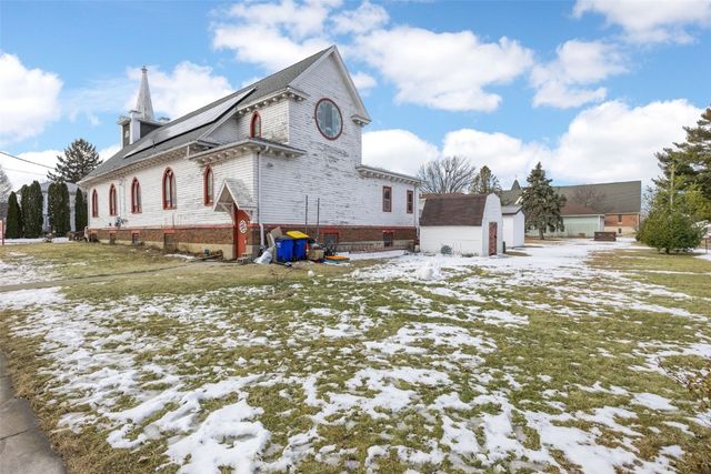 230 E Market Street, Lisbon, IA 52253