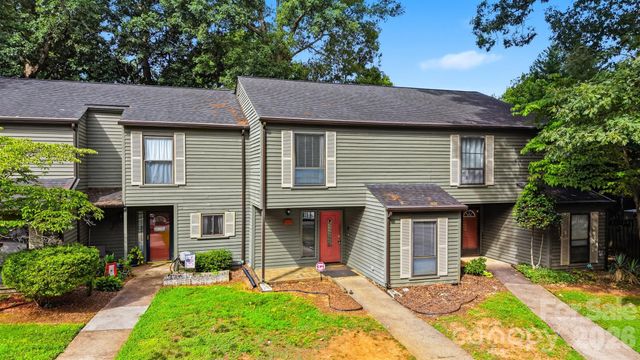 4340 N Center Street 203, Hickory, NC 28601