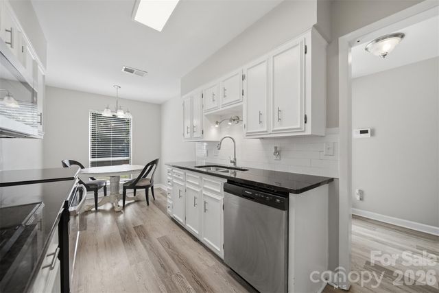 4340 N Center Street 203, Hickory, NC 28601