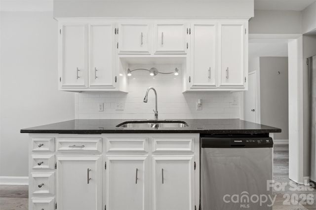4340 N Center Street 203, Hickory, NC 28601