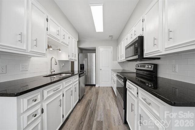 4340 N Center Street 203, Hickory, NC 28601