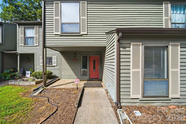 4340 N Center Street 203, Hickory, NC 28601