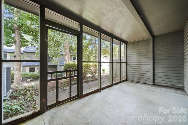 4340 N Center Street 203, Hickory, NC 28601