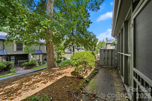 4340 N Center Street 203, Hickory, NC 28601