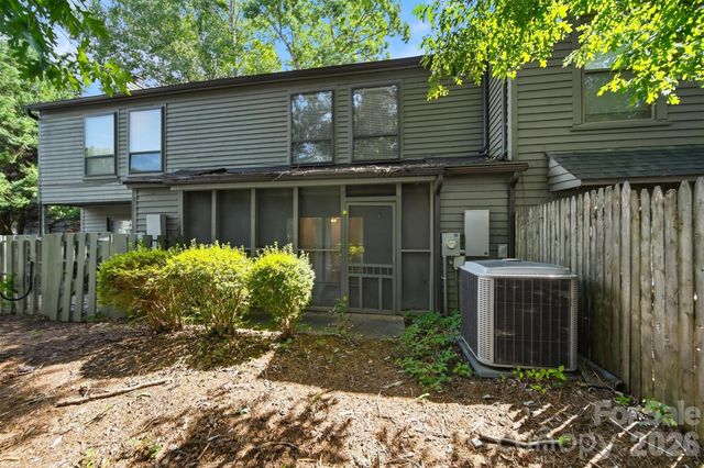 4340 N Center Street 203, Hickory, NC 28601
