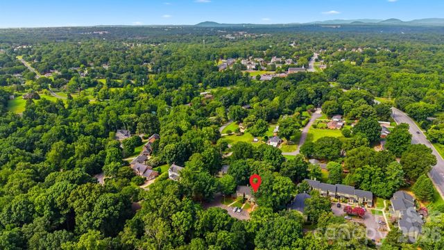 4340 N Center Street 203, Hickory, NC 28601