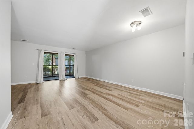 4340 N Center Street 203, Hickory, NC 28601