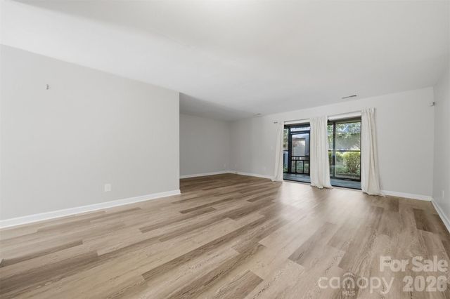 4340 N Center Street 203, Hickory, NC 28601