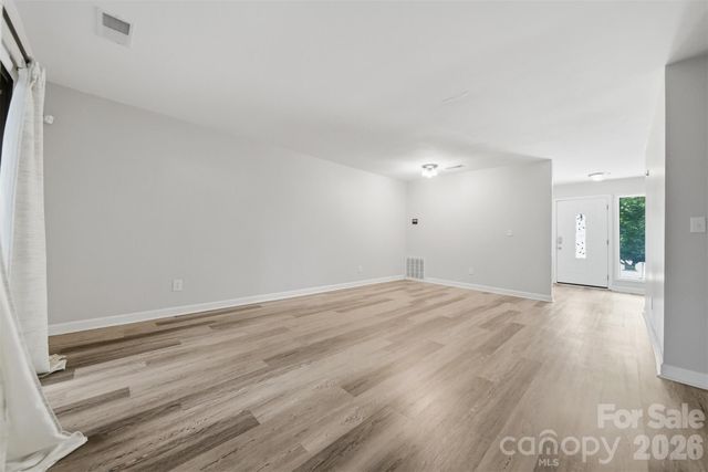 4340 N Center Street 203, Hickory, NC 28601