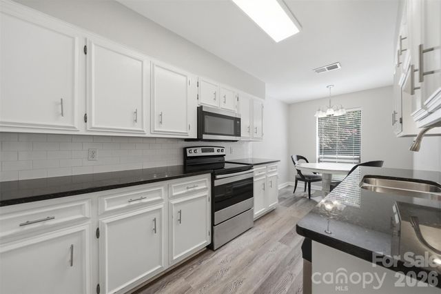 4340 N Center Street 203, Hickory, NC 28601