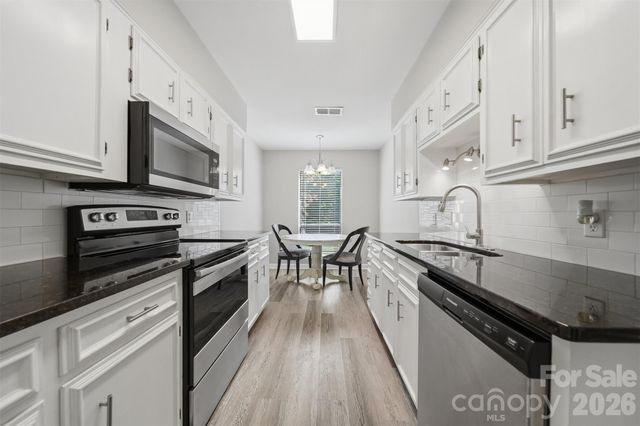4340 N Center Street 203, Hickory, NC 28601