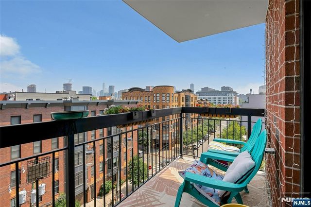 700 1st Street 6H, Hoboken, NJ 07030