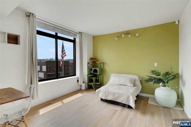700 1st Street 6H, Hoboken, NJ 07030