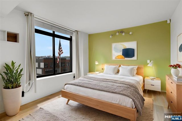 700 1st Street 6H, Hoboken, NJ 07030