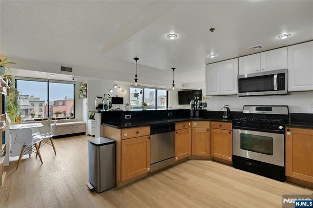 700 1st Street 6H, Hoboken, NJ 07030