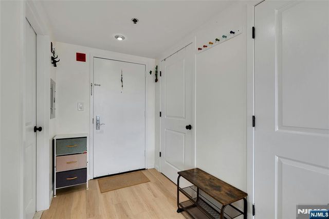 700 1st Street 6H, Hoboken, NJ 07030