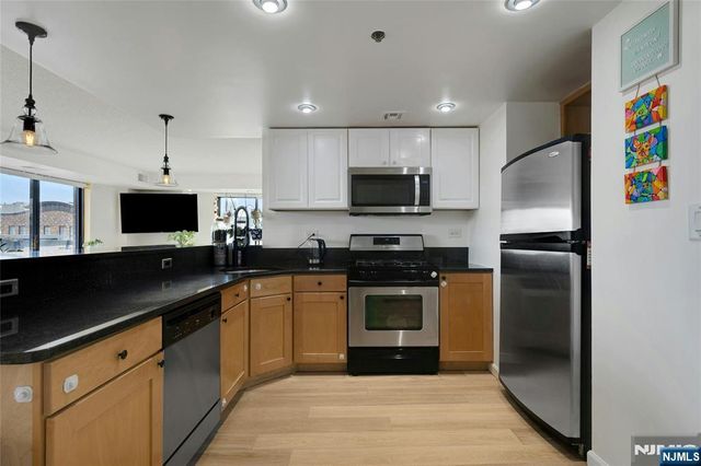 700 1st Street 6H, Hoboken, NJ 07030