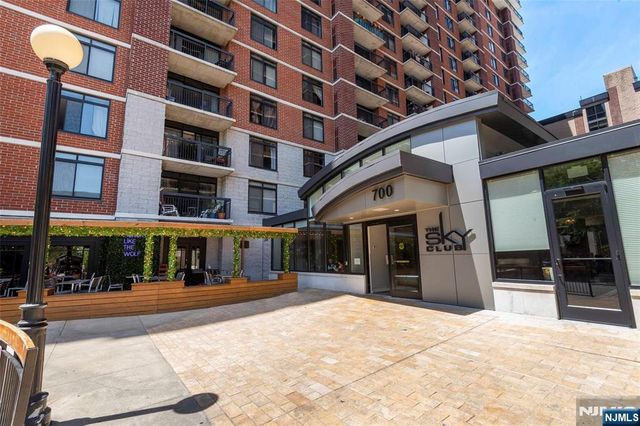 700 1st Street 6H, Hoboken, NJ 07030