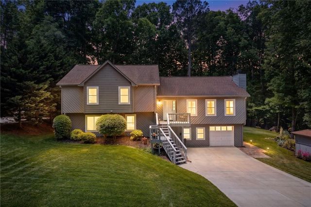 2974 Caldwell Circle, Suwanee, GA 30024