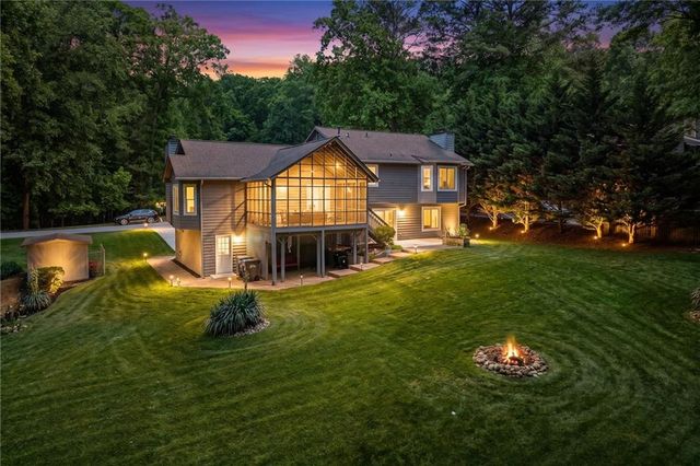 2974 Caldwell Circle, Suwanee, GA 30024