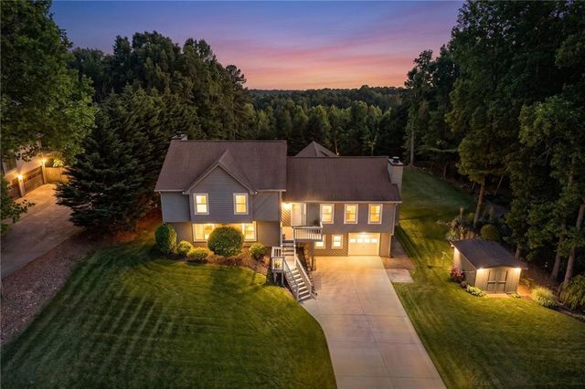 2974 Caldwell Circle, Suwanee, GA 30024