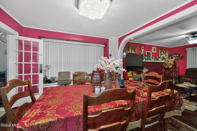 1064 Lexington Avenue, Schenectady, NY 12309