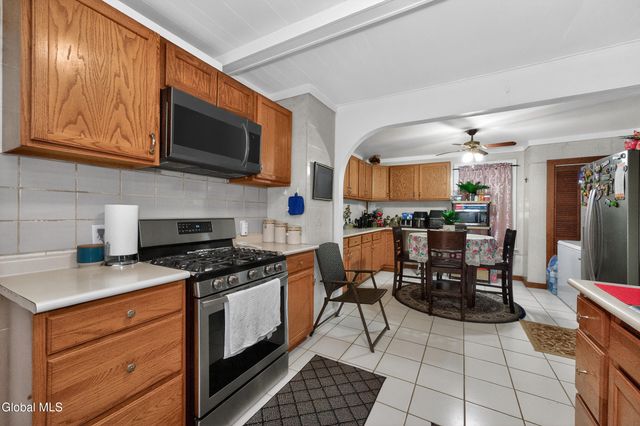 1064 Lexington Avenue, Schenectady, NY 12309